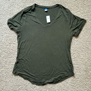 NWT Old Navy Luxe Green V-Neck T-Shirt (Medium)